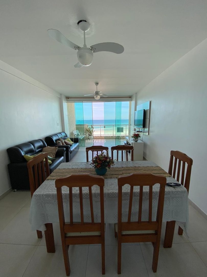 Apartamento à venda com vista total para o mar na Praia Grande.